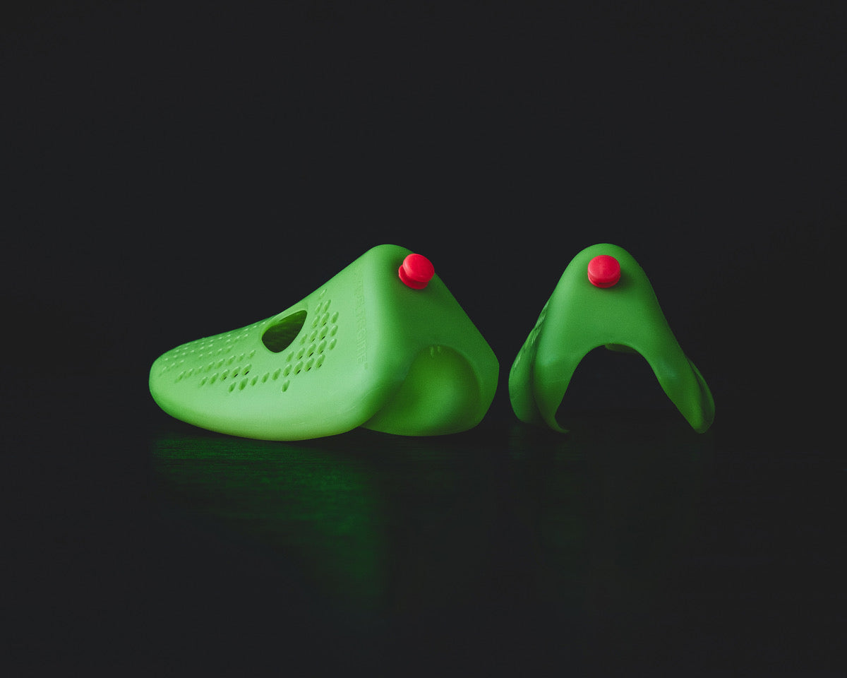 Vibrant Green Shoe Shaper – Odor-Reducing Shoe Insert for Smelly Shoes