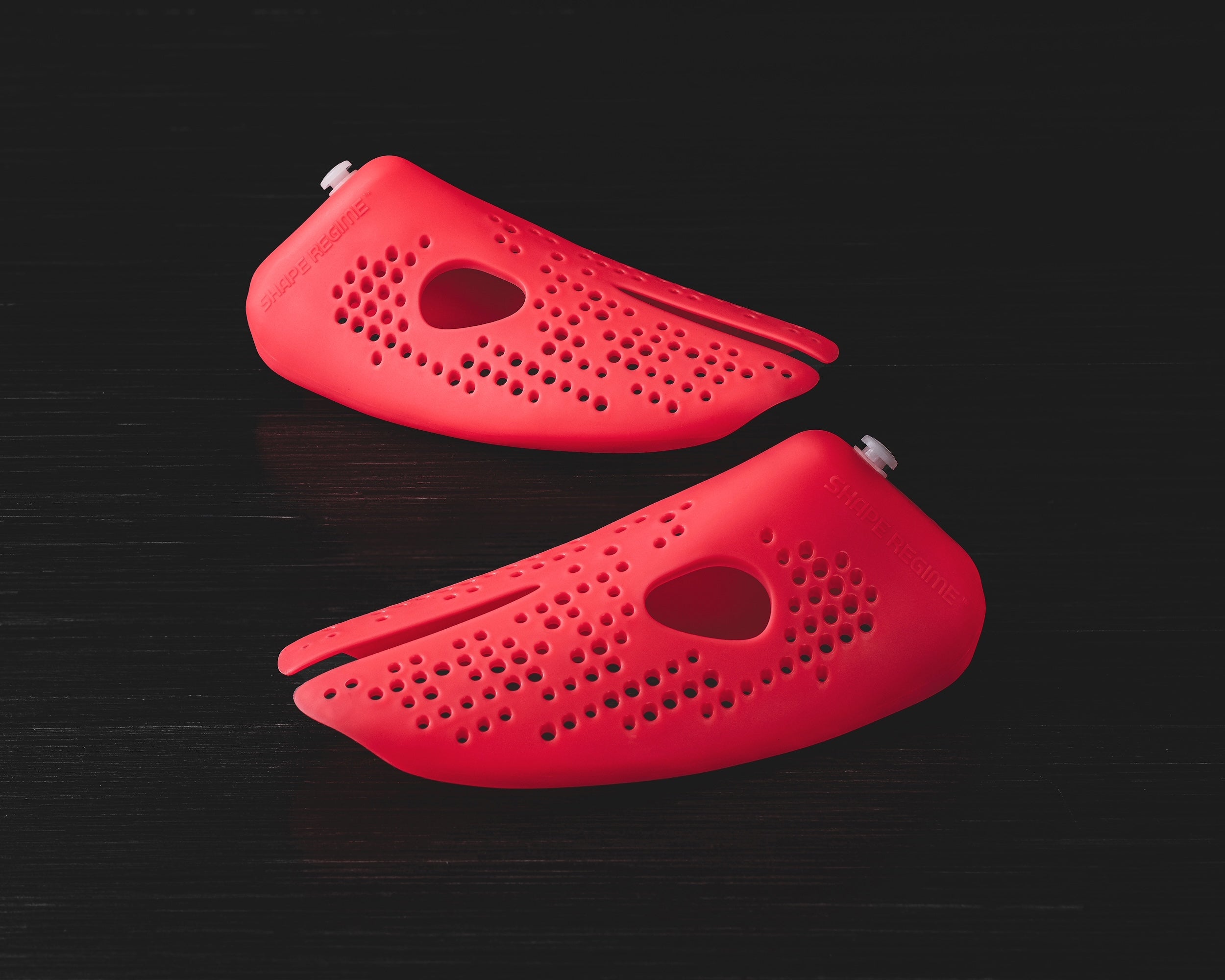 Calypso Red Shoe Shaper – Odor-Reducing Shoe Insert for Smelly Shoes